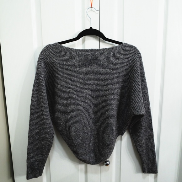 WILFRED ARITZIA Cropped Sweater - Medium - Picture 4 of 4